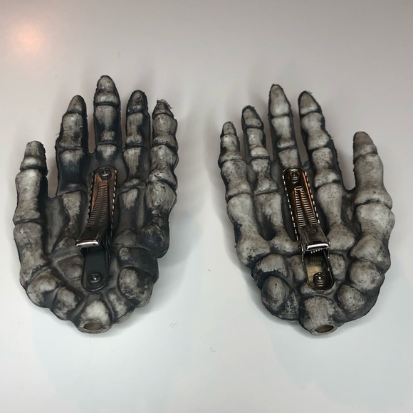 Hair accessory plastic skull hand clips - Picture 8 of 13